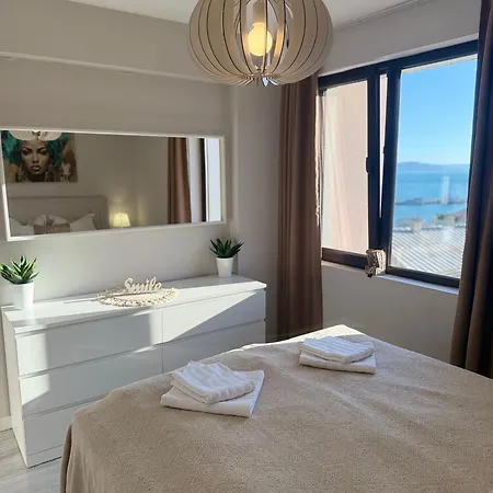 Ora Seaview Apartman *